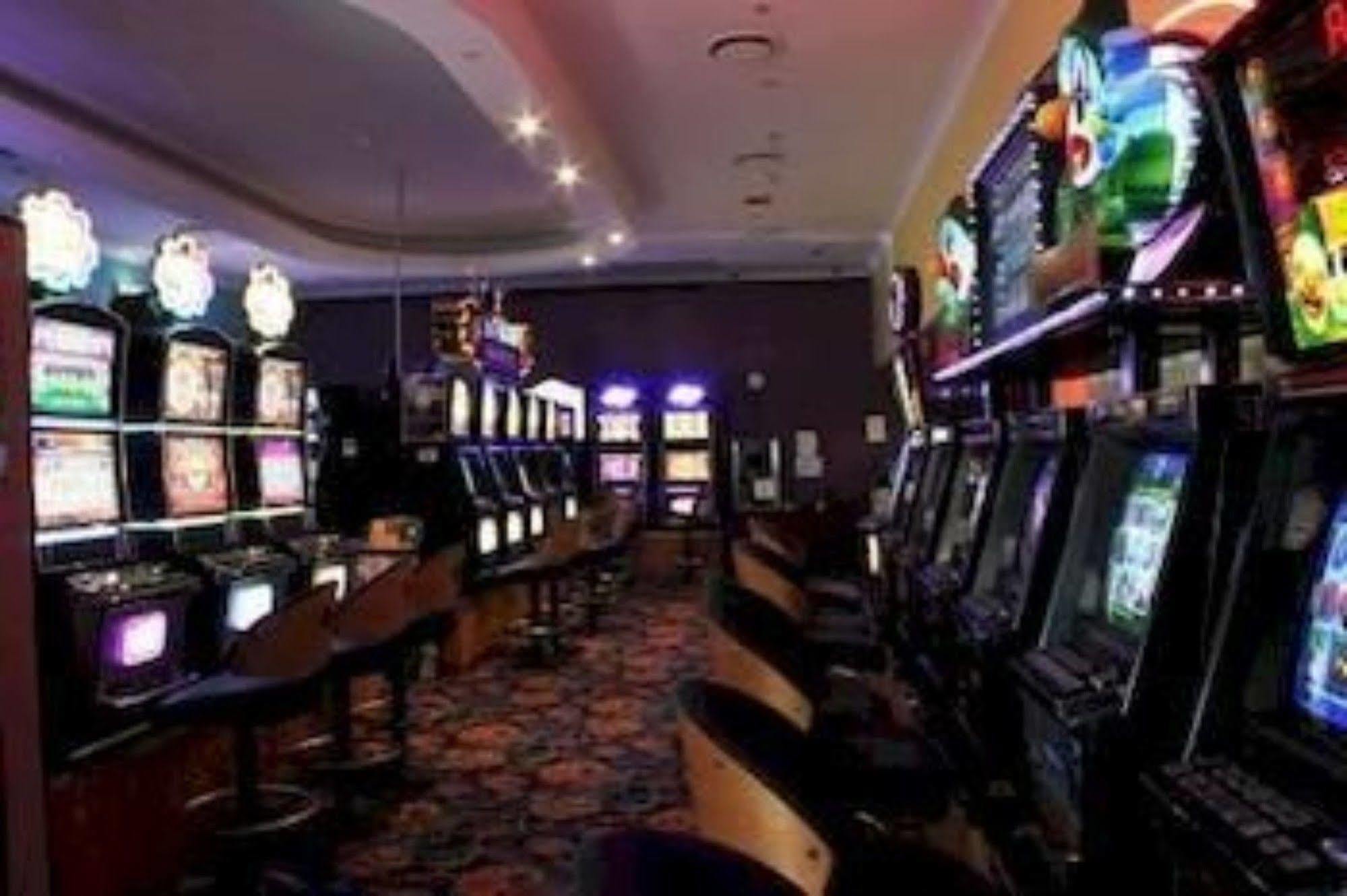 The Australian Hotel Motel Dalby Bagian luar foto